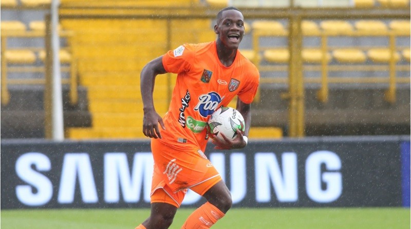 Jhon Durán khởi đầu sự nghiệp tại CLB Envigado