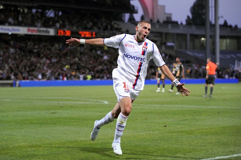 Karim Benzema trong đội hình của Lyon