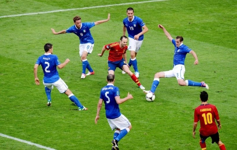 Khoảnh khắc thi đấu của Andrés Iniesta trong màu áo tuyển quốc gia