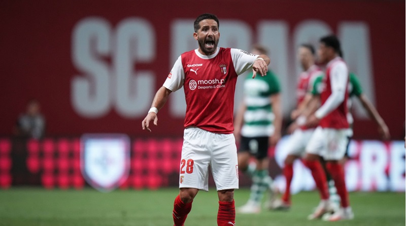 Moutinho - Nhạc trưởng thầm lặng trên sân cỏ